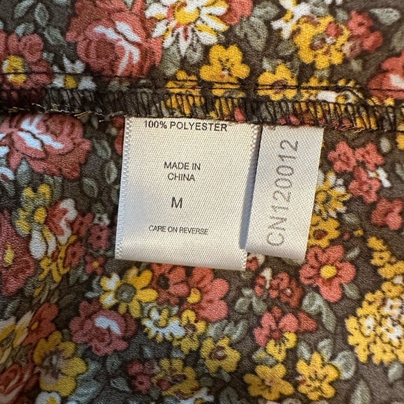 New York & Company Flower Summer Top, Size Medium - Picture 6 of 7